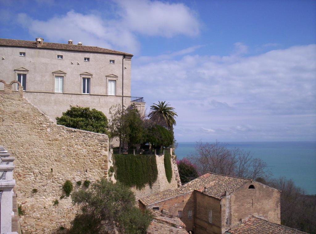 Medieval Apartment Vasto Exterior photo